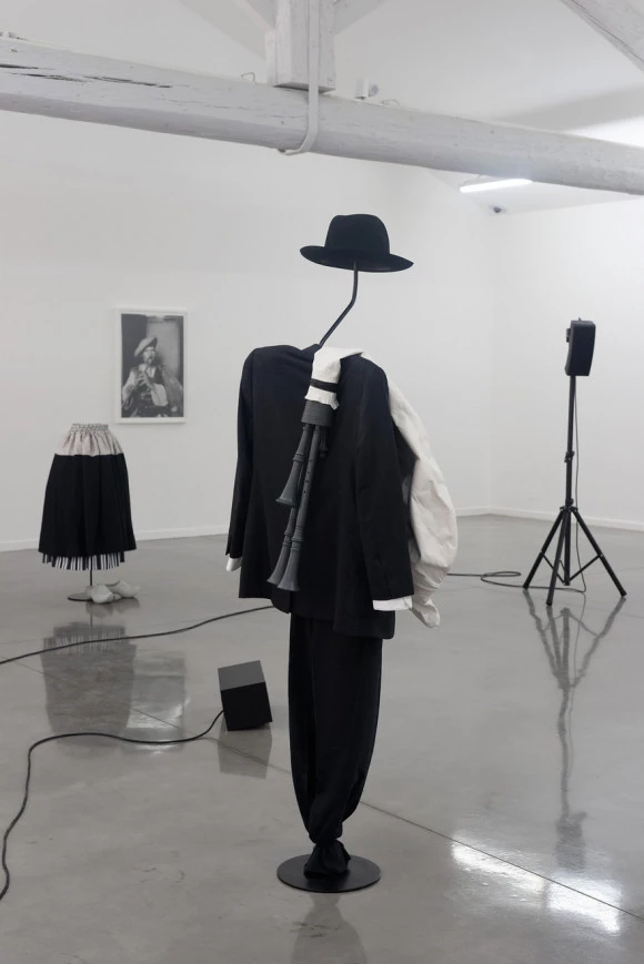 Visite découverte de l'exposition "À l'ombre du pin tordu"