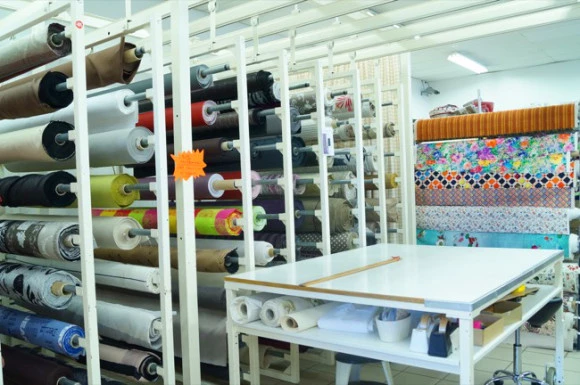 Mes vacances au musée.<br> "Peinture au mètre", atelier mené par l'artiste Charlette Knoll