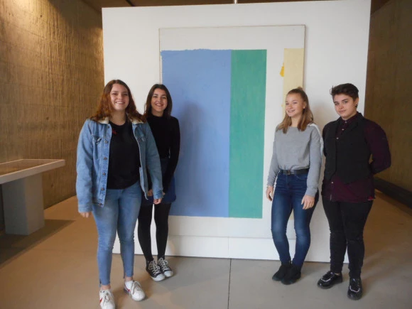 Rencontre et visite avec les élèves commissaires de l'exposition "Faces cachées" à L'Annexe du Mrac