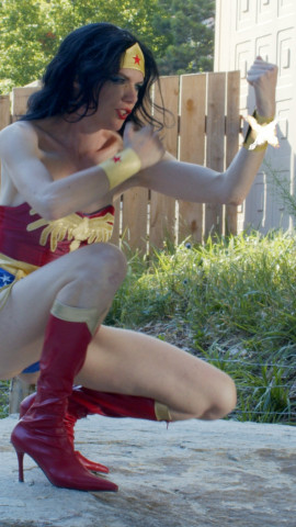 Body Double 38, 2022 Avec Eva Svennung 1 film sur 1 écran 6 minutes 43 secondes Couleur, son d'après Puce Moments (K. Anger) et Technology/Transformation : Wonder Woman (D. Birnbaum). Courtesy Brice Dellsperger, Air de Paris @adagp