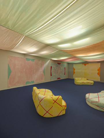 Anna Meschiari, vue de l'exposition « Les dormeur.euse.x.s », Mrac Occitanie, Sérignan, 2025. Photo : Aurélien Mole