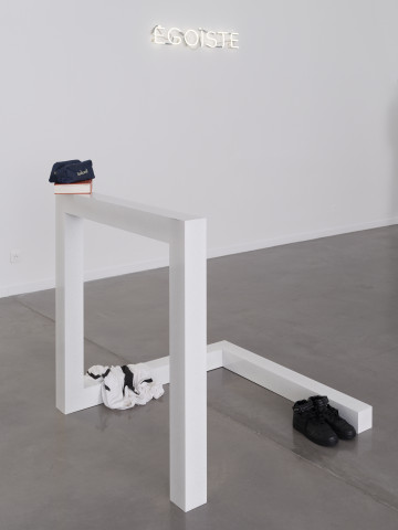 Sylvie Fleury, vue de l'exposition « Thunderb », Mrac Occitanie, Sérignan, 2025. Photo : Aurélien Mole