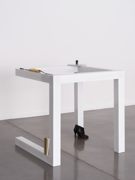 Sylvie Fleury, vue de l'exposition « Thunderb », Mrac Occitanie, Sérignan, 2025. Photo : Aurélien Mole