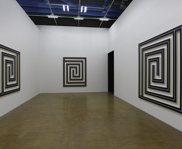 Philippe Decrauzat - Vue de l'exposition Prix Marcel Duchamp 2022, Centre Pompidou, Paris 2022. Photo : Bertrand Prevost.