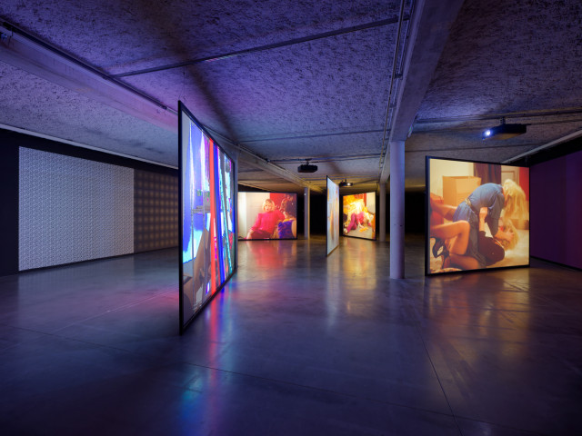 Brice Dellsperger, vue d'exposition, "Jean Biche & Sara Forever dans Le cours des choses". Mrac Occitanie, Sérignan, 2026. Photo : Aurélien Mole.