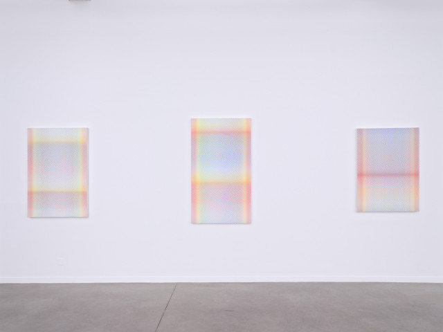 Philippe Decrauzat, vue d'exposition, "Intercisio". Mrac Occitanie, Sérignan, 2026. Photo : Aurélien Mole.