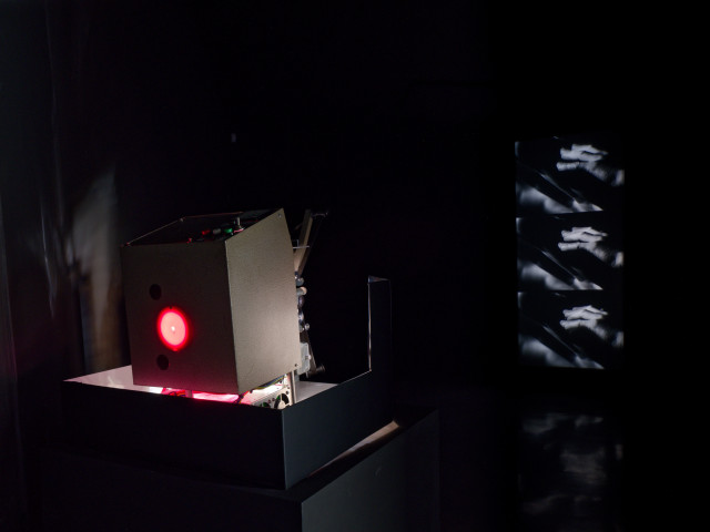 Philippe Decrauzat, vue d'exposition, "Intercisio". Mrac Occitanie, Sérignan, 2026. Photo : Aurélien Mole.