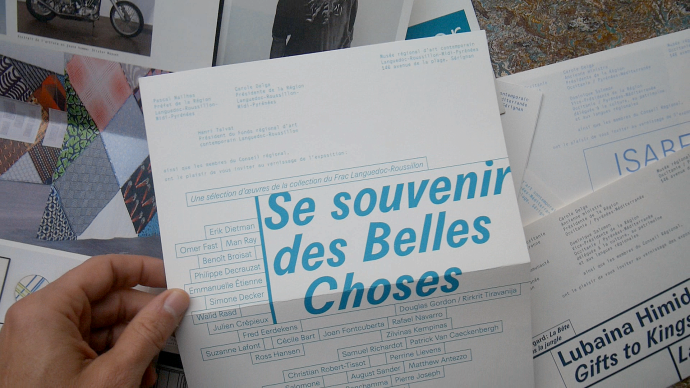 Carton d'invitation de l'exposition « Se souvenir des Belles Choses », Mrac, Sérignan, 2016. Design graphique : Huz & Bosshard.