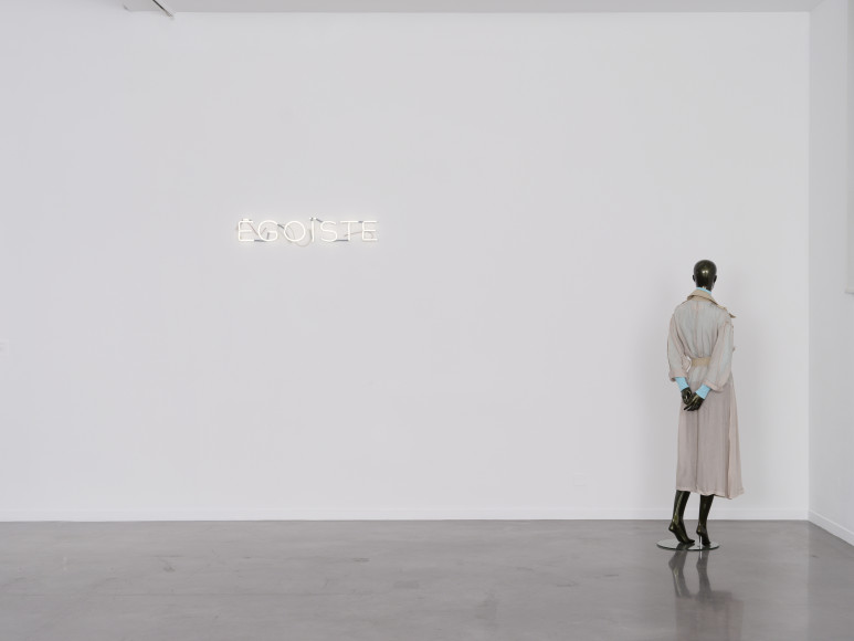 Sylvie Fleury, vue de l'exposition « Thunderb », Mrac Occitanie, Sérignan, 2025. Photo : Aurélien Mole