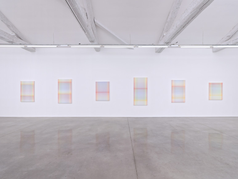 Philippe Decrauzat, vue d'exposition, "Intercisio". Mrac Occitanie, Sérignan, 2026. Photo : Aurélien Mole.