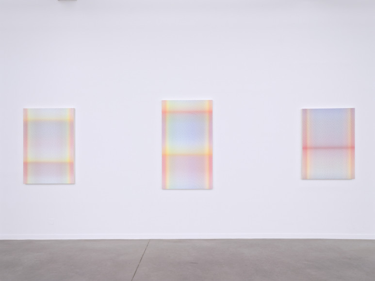 Philippe Decrauzat, vue d'exposition, "Intercisio". Mrac Occitanie, Sérignan, 2026. Photo : Aurélien Mole.