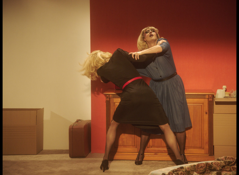 Brice Dellsperger : Body Double 41, 2026. Video stills, avec Jean Biche et Sara Forever, 5 films synchronisés 2K, couleur, son.