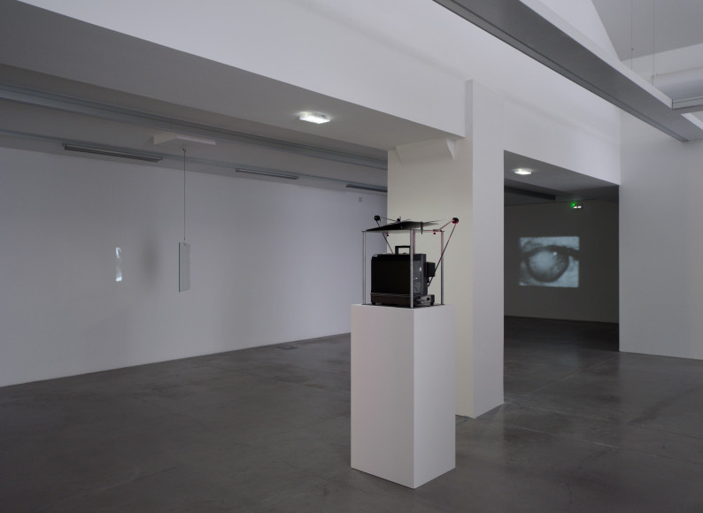 Philippe Decrauzat, vue d'exposition, "Intercisio". Mrac Occitanie, Sérignan, 2026. Photo : Aurélien Mole.