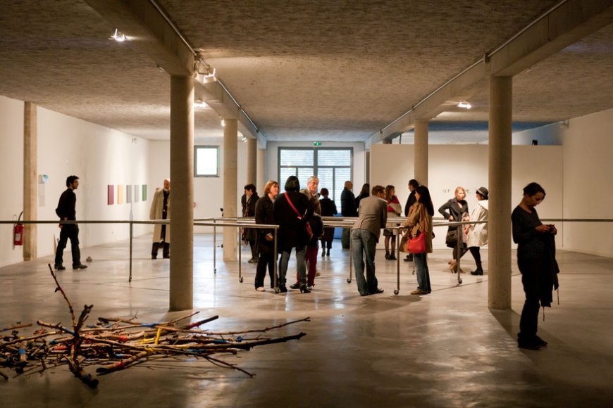Vue de salle. "Alerte Météo 2", 2011. Musée régional d'art contemporain Languedoc-Roussillon, Sérignan.Photographie : Jean-Paul Planchon
